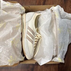 Adidas Cream and Brown Casual Sneakers